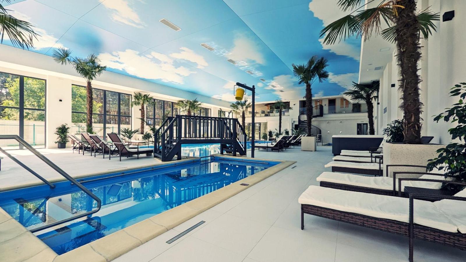 Complex Parc Pini Moinesti Ξενοδοχείο Εξωτερικό φωτογραφία